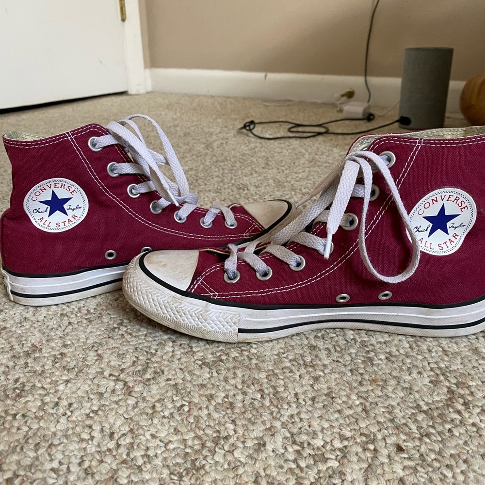 Maroon high top converse